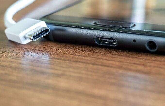 Το Xiaomi μου δε συνδέεται στο laptop μου, ούτε φορτίζει. Τι φταίει?