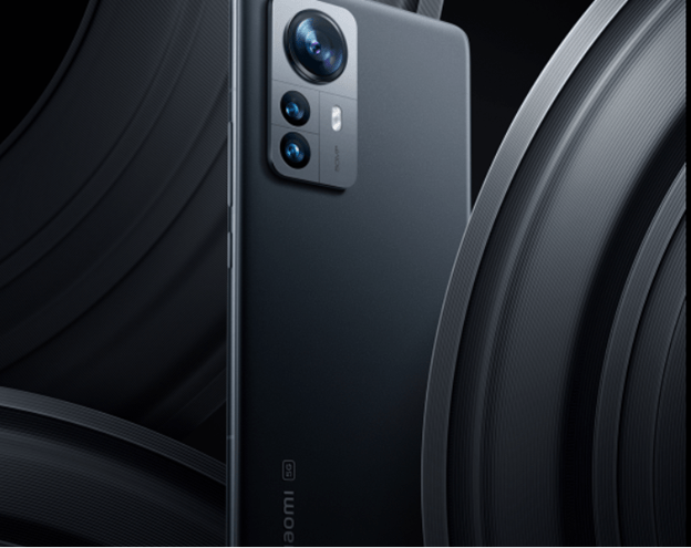 To Xiaomi 12 Pro κάνει το ντεμπούτο του στην Ελλάδα