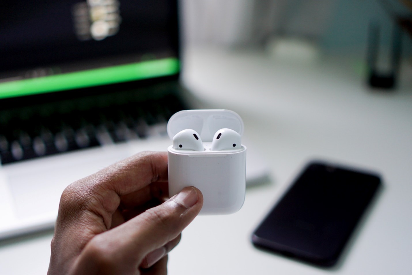 Apple AirPods |