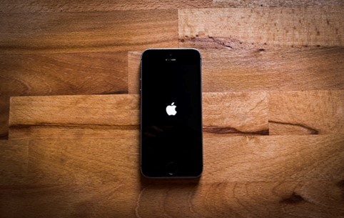 Πρόκληση για την Apple η ασύρματη αντίστροφη φόρτιση σε συσκευές iPhone |