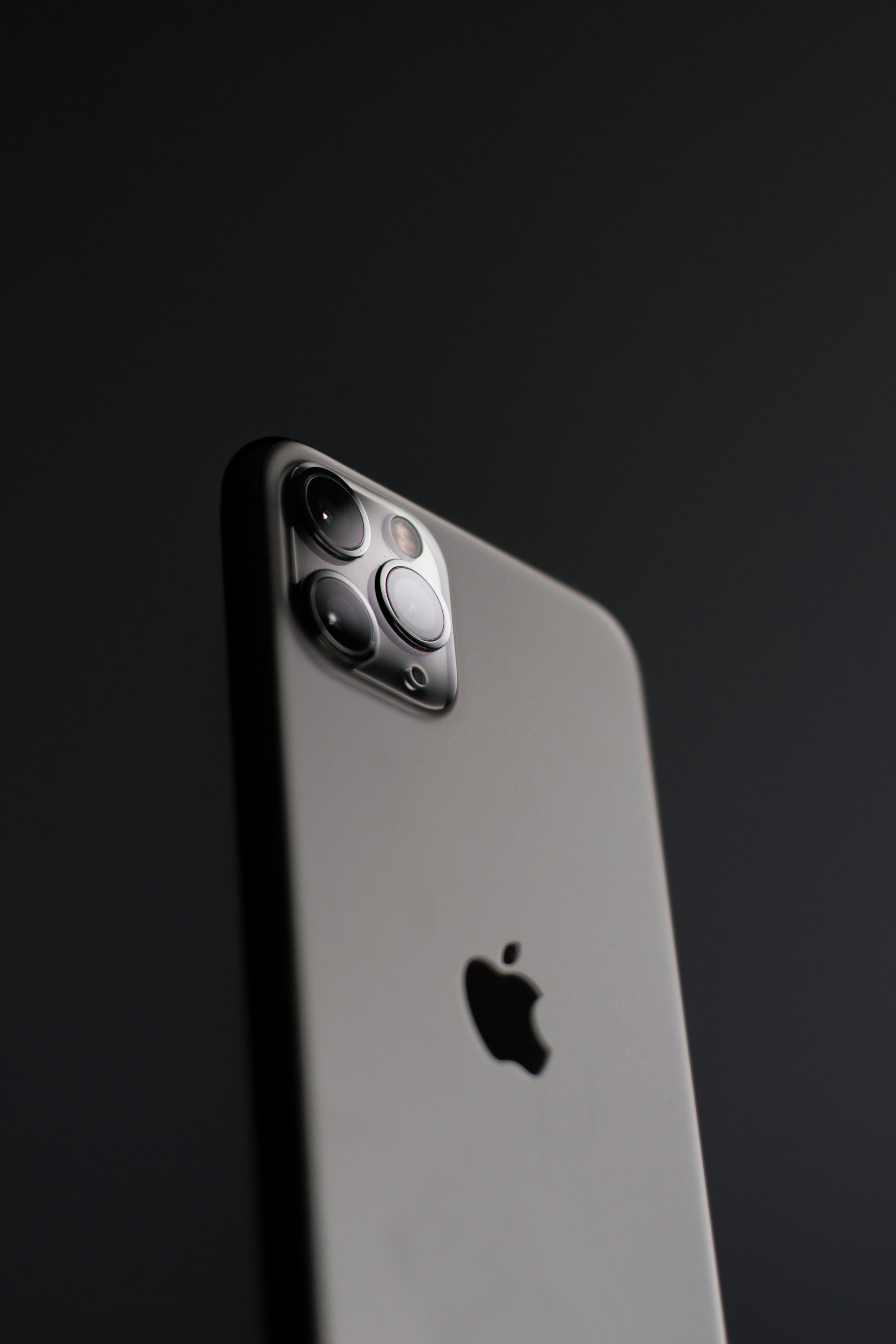 iPhone 17 Pro Max: Το πρώτο με τρεις φακούς κάμερας 48MP