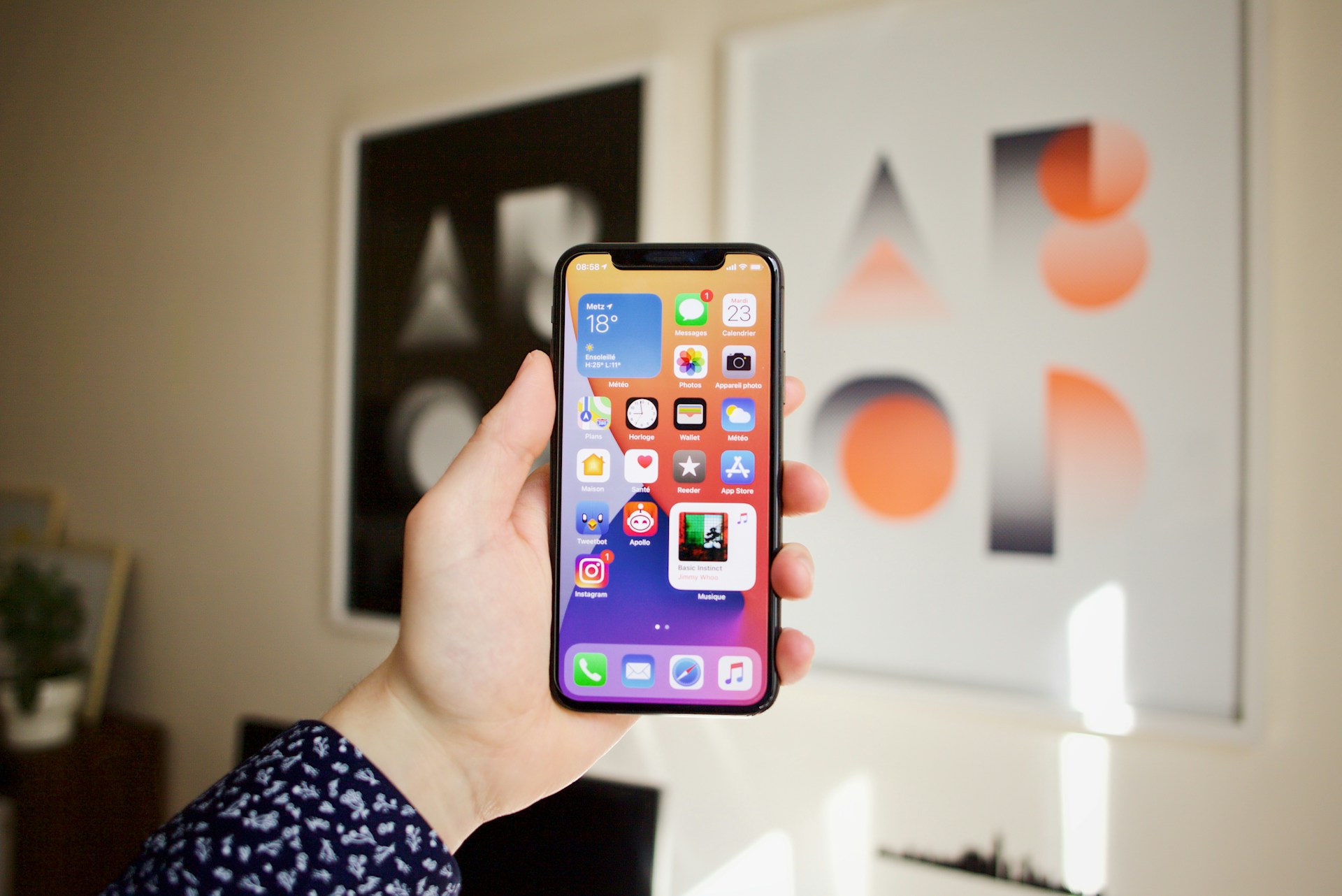 iOS 18.2: Μεγάλη Αλλαγή για τους Χρήστες iPhone στην Ε.Ε.